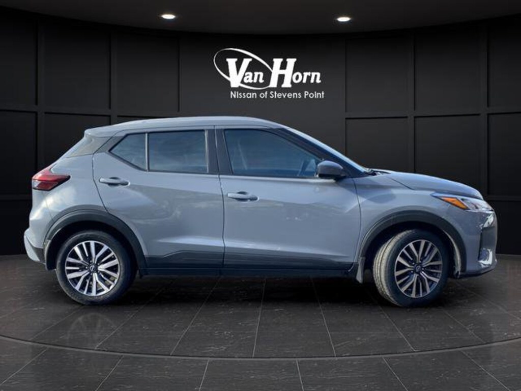 Used 2022 Nissan Kicks SV SUV