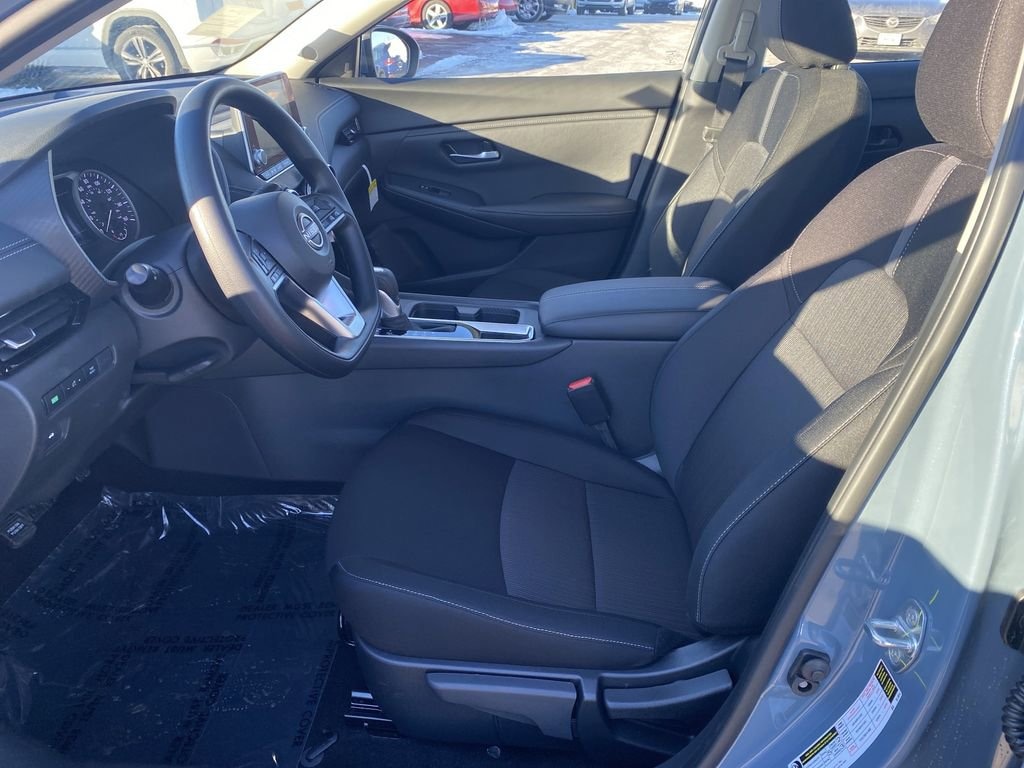 New 2025 Nissan Sentra SV Sedan