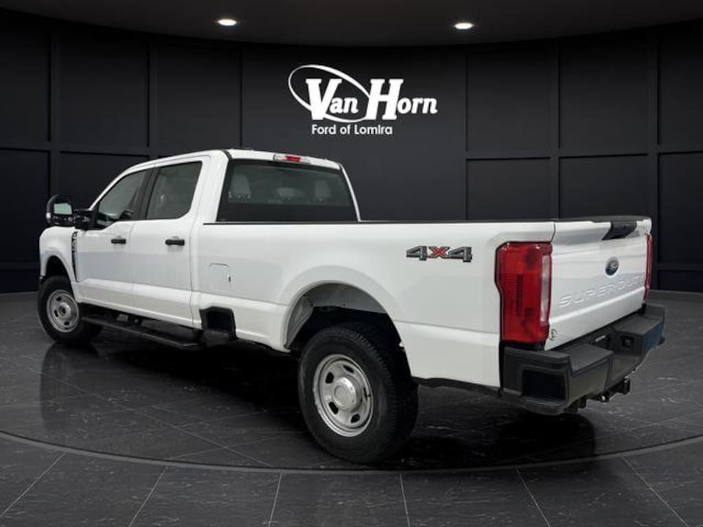 Used 2024 Ford Super Duty F-350 SRW XL Truck Crew Cab