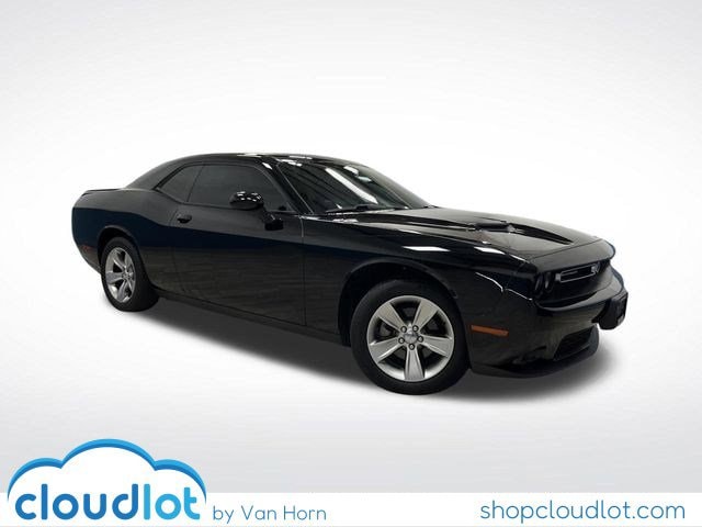 2021 Dodge Challenger SXT's photo