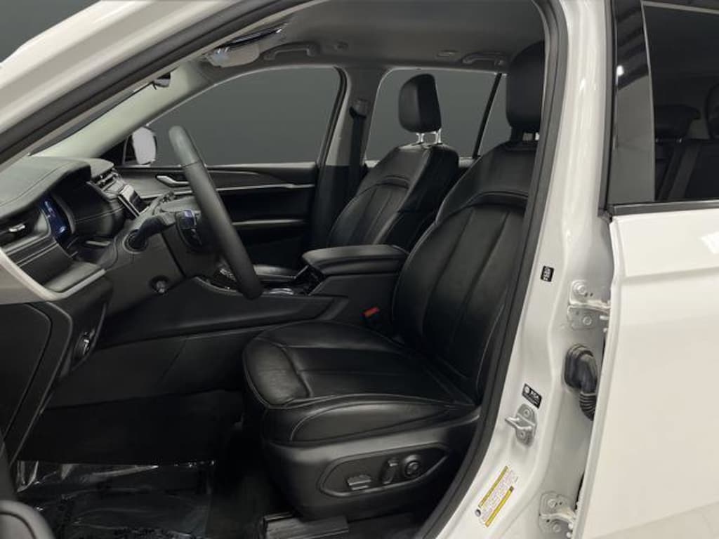 Used 2023 Jeep Grand Cherokee Limited SUV