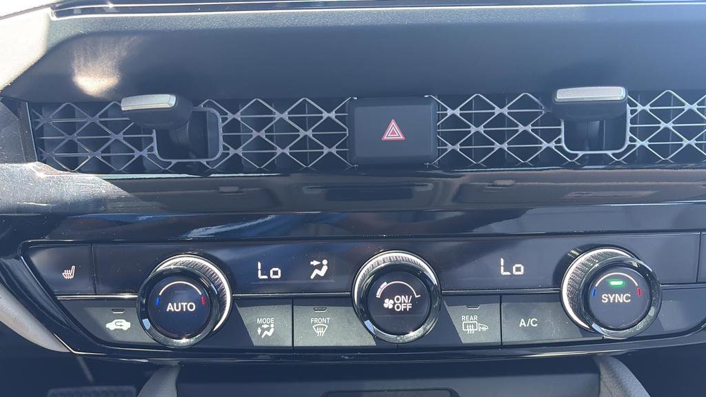 2023 Honda Accord Hybrid EX-L - Photo 18