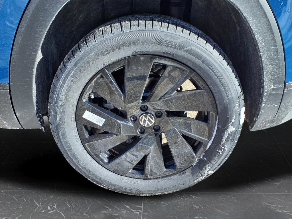 New 2026 Volkswagen Atlas Cross Sport 2.0T SE w/Technology SUV