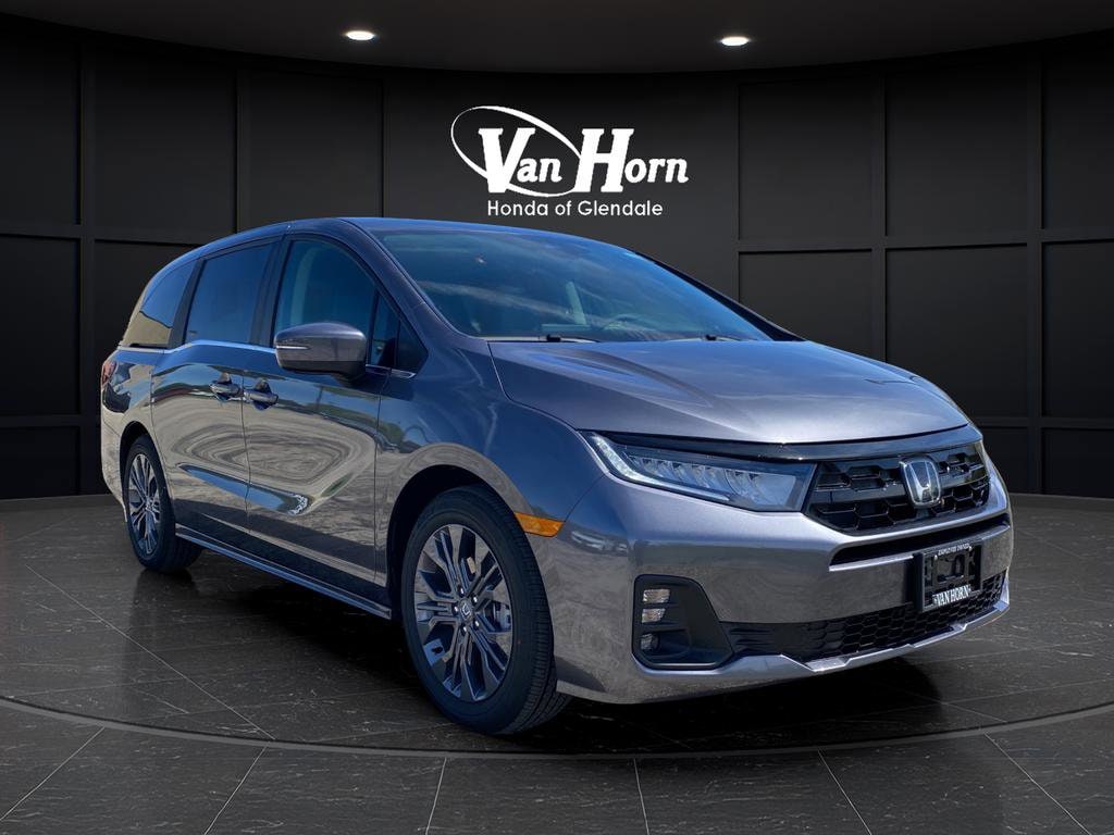 2026 Honda Odyssey Touring's photo