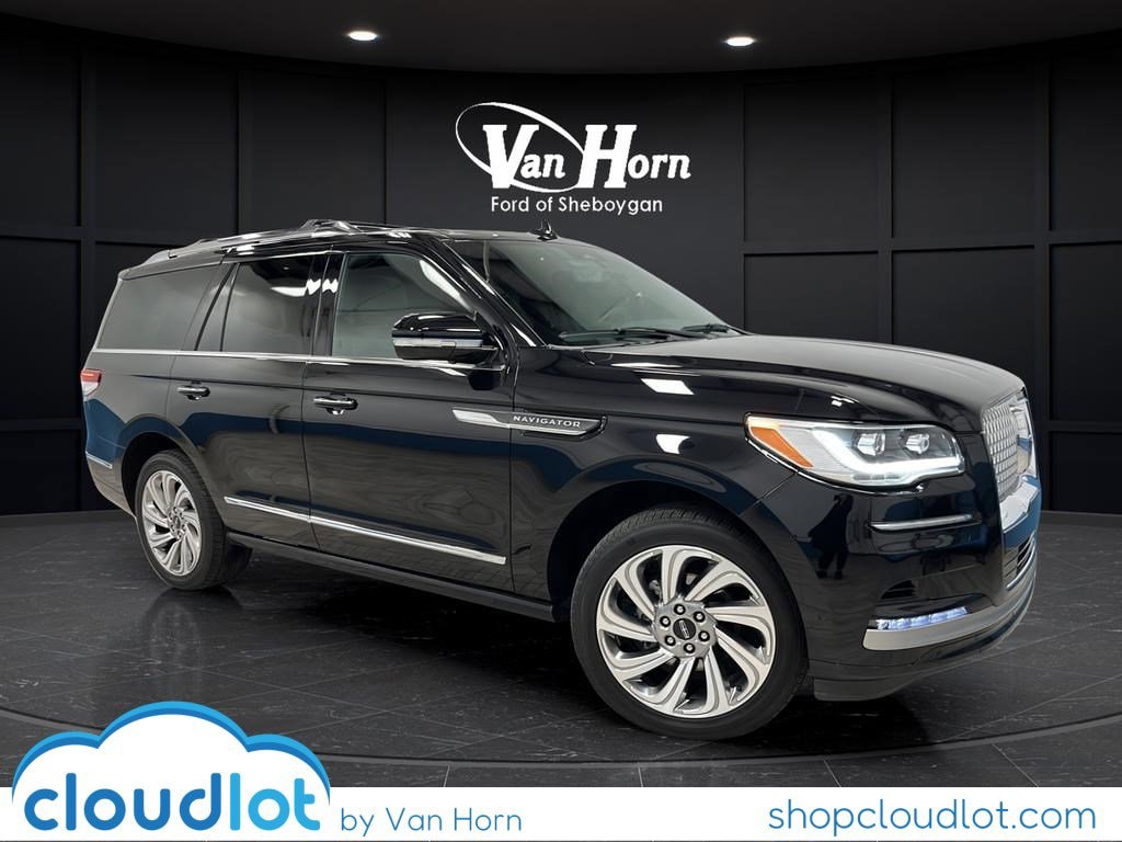 2024 Lincoln Navigator Premiere AWD's photo