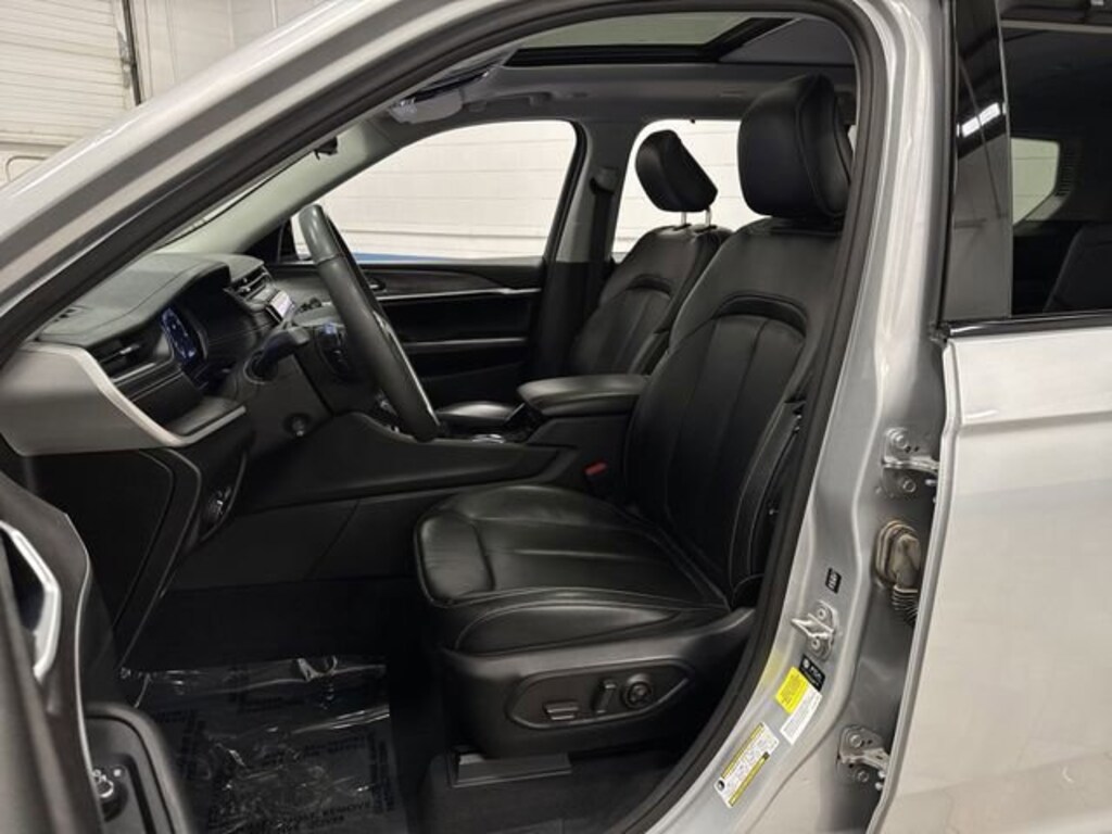 Used 2023 Jeep Grand Cherokee L Limited SUV