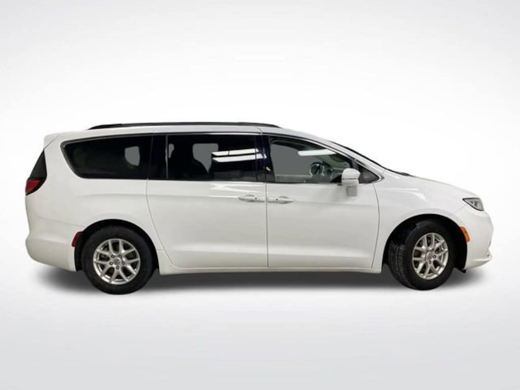 Used 2022 Chrysler Pacifica Touring L Van Passenger Van