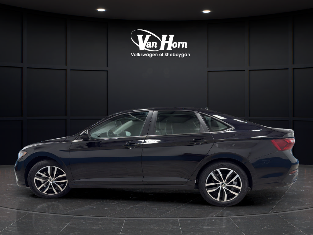 Certified 2025 Volkswagen Jetta SE Sedan