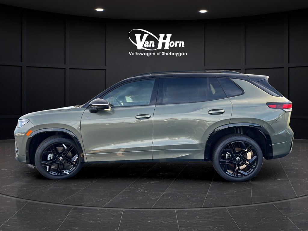 New 2026 Volkswagen Tiguan SE R-Line Black SUV