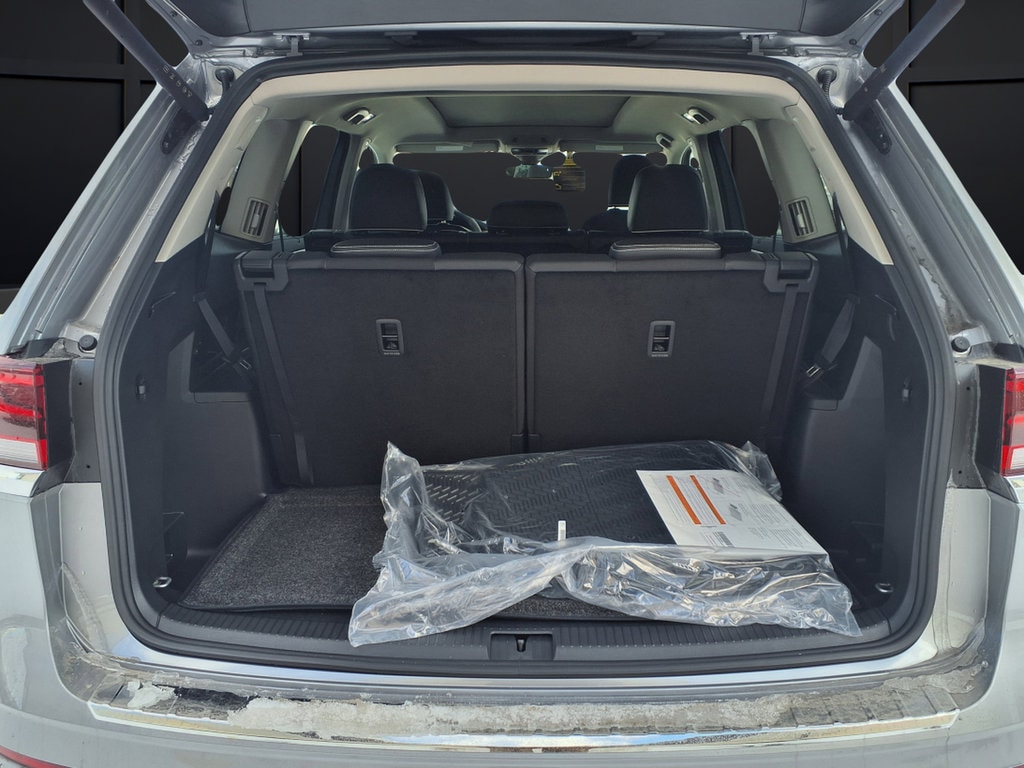 New 2026 Volkswagen Atlas 2.0T SEL Premium R-Line SUV