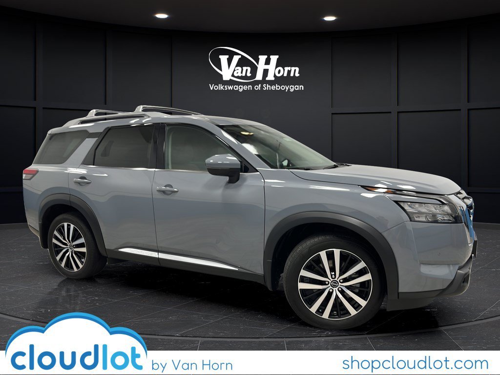 2025 Nissan Pathfinder Platinum 4WD's photo
