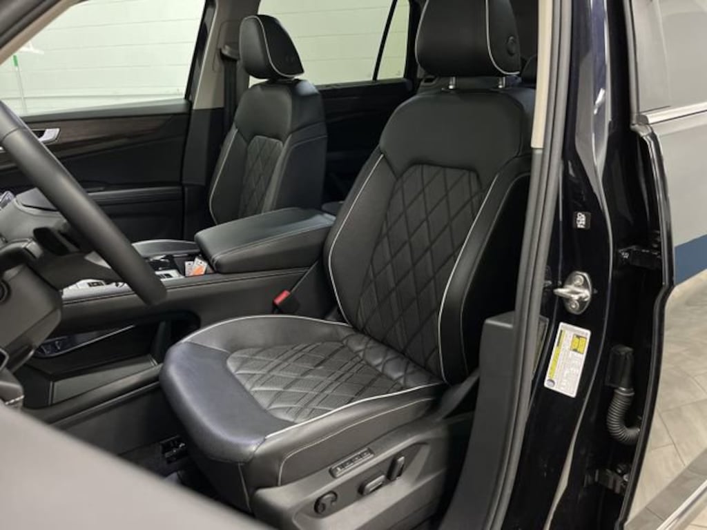 Used 2024 Volkswagen Atlas 2.0T SEL Premium R-Line SUV