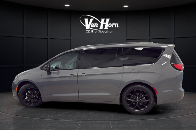Used 2025 Chrysler Pacifica Limited Van Passenger Van