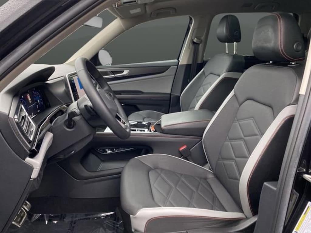 Used 2024 Volkswagen Atlas 2.0T Peak Edition SEL SUV