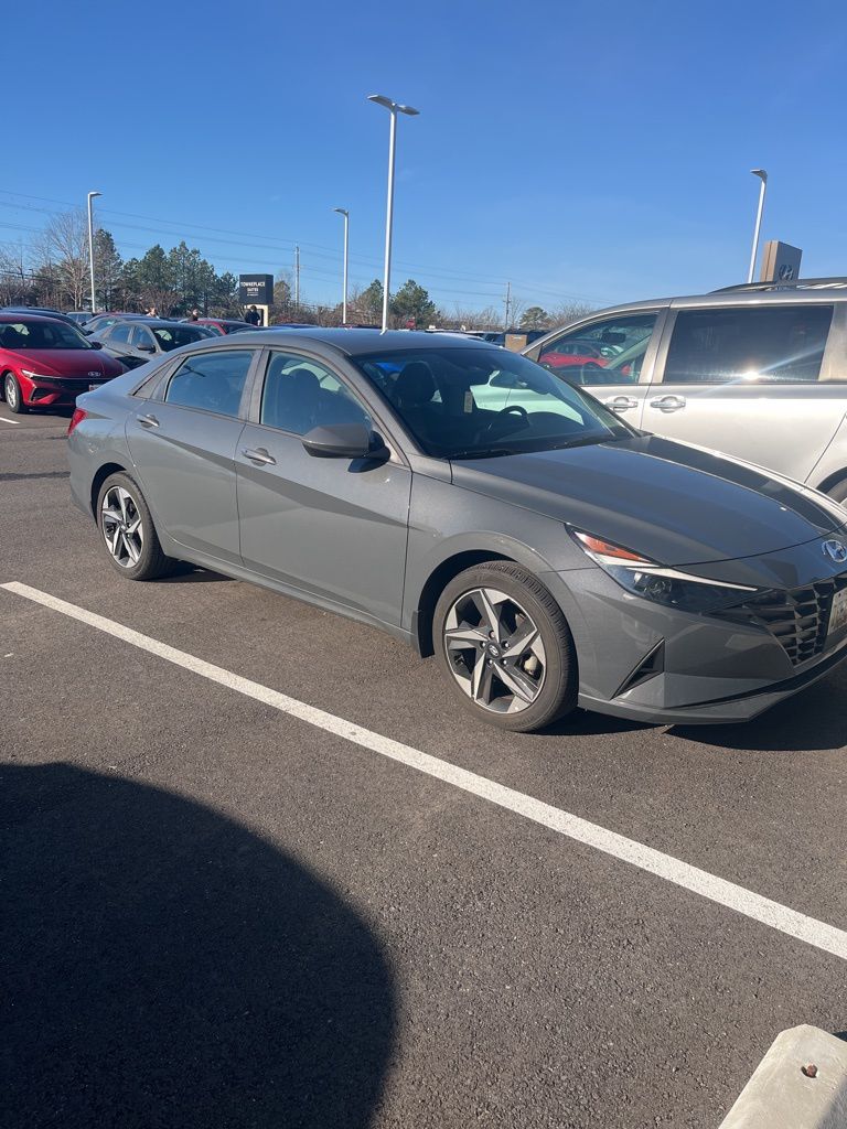 2023 Hyundai Elantra SEL's photo