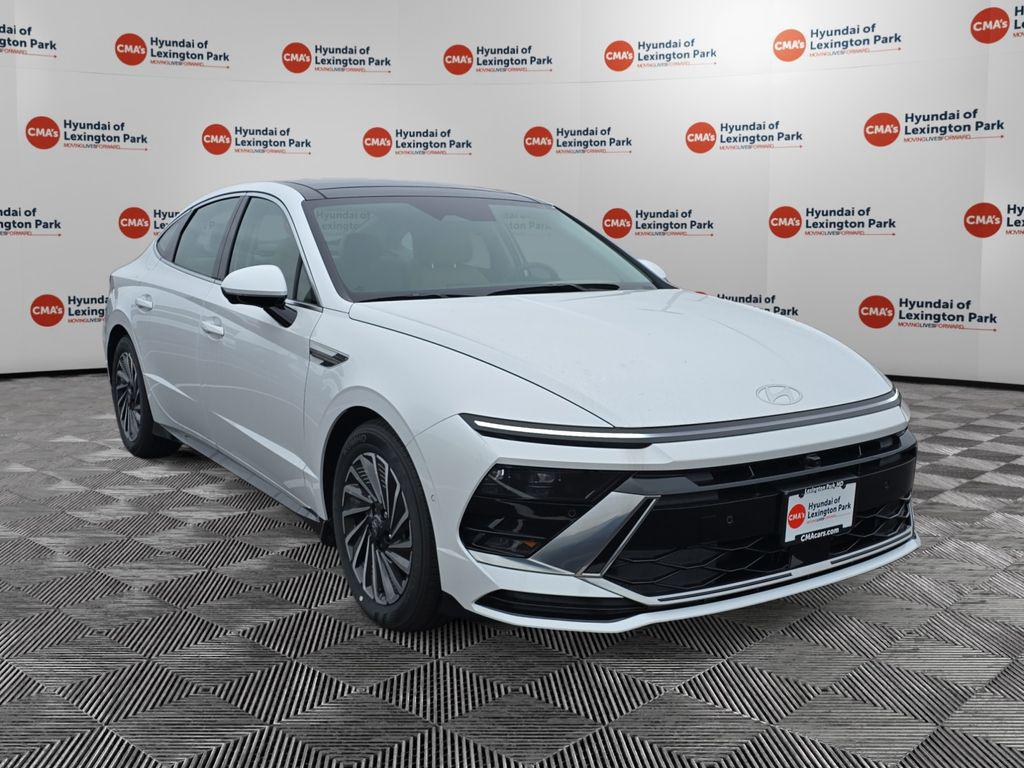 2025 Hyundai Sonata Hybrid Sedan 