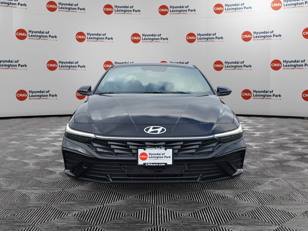 2026 Hyundai Elantra SEL Sport photo 2