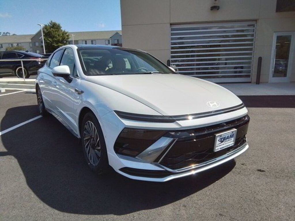 New 2025 Hyundai Sonata Hybrid Limited Sedan