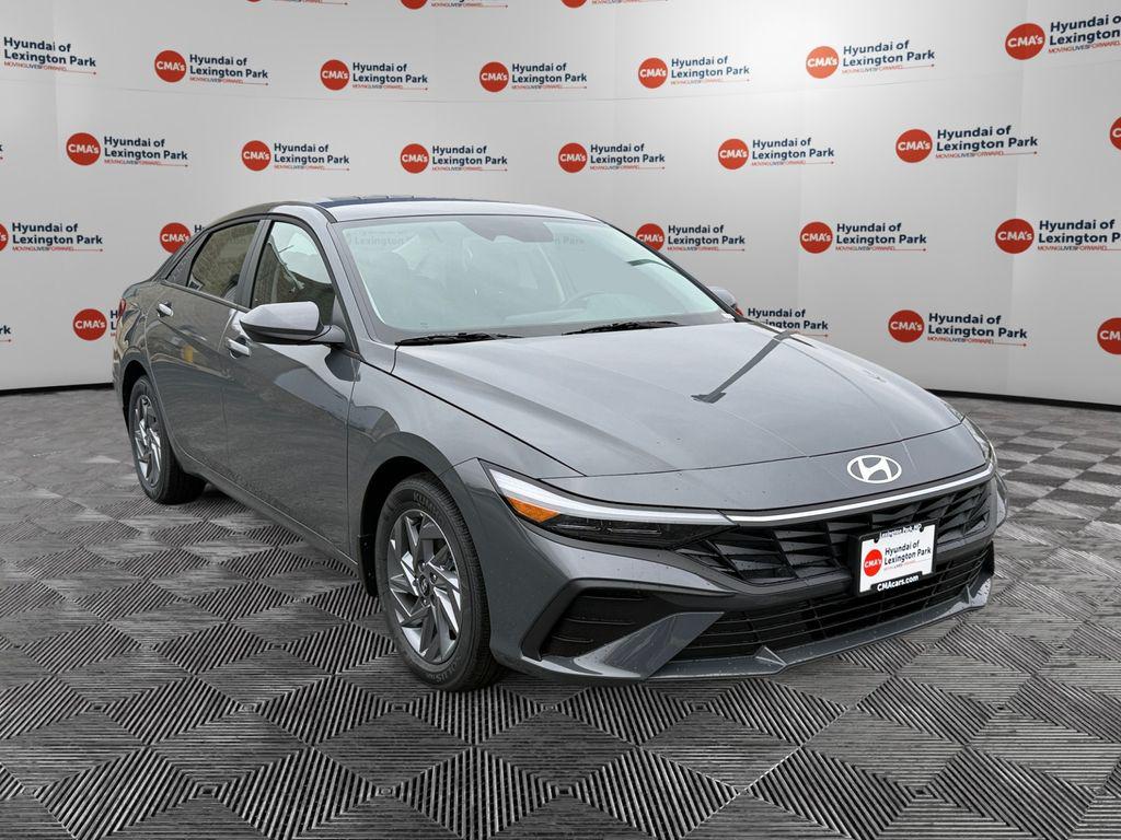 2026 Hyundai Elantra Hybrid Sedan 