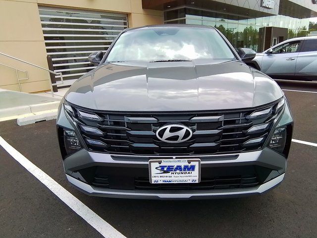 2025 Hyundai Tucson SE photo 2