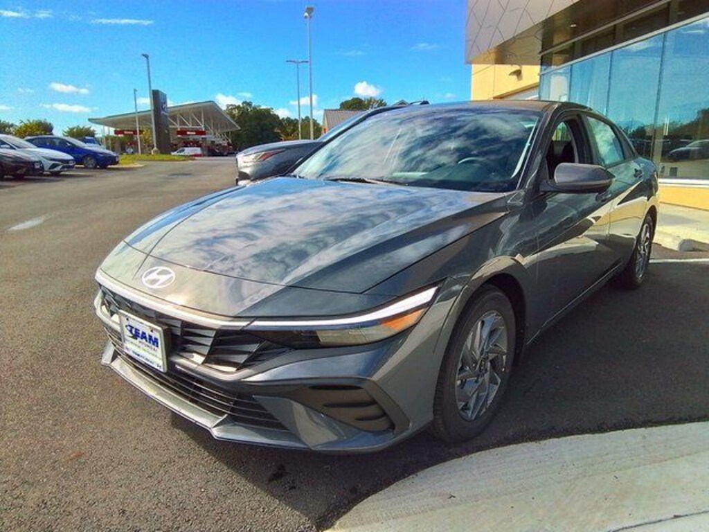 New 2025 Hyundai Elantra Hybrid Blue Sedan
