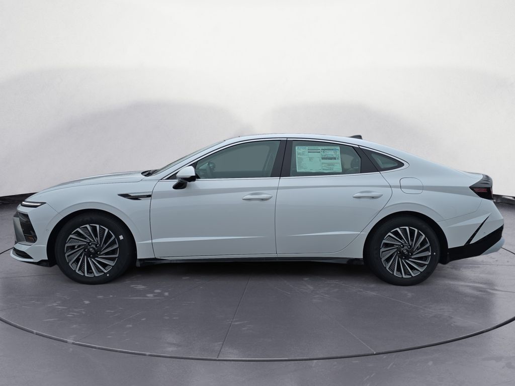 2026 Hyundai Sonata Hybrid Limited photo 4