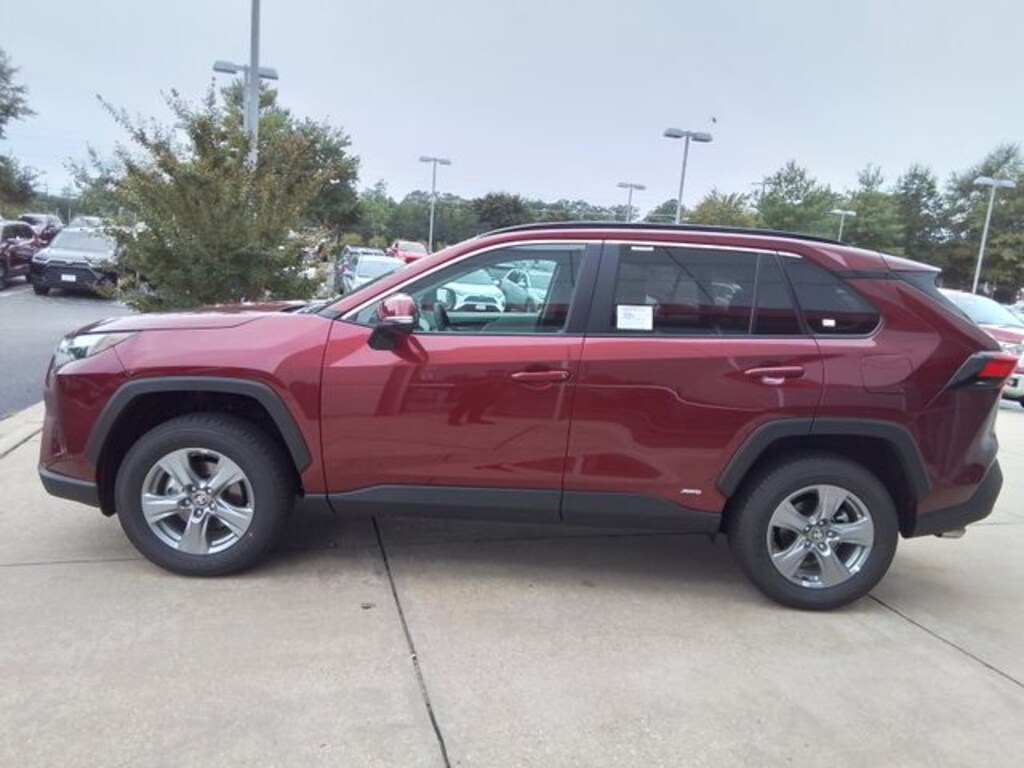 New 2025 Toyota RAV4 Hybrid XLE SUV