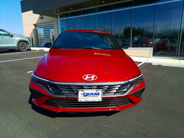 2025 Hyundai Elantra SEL Sport photo 2