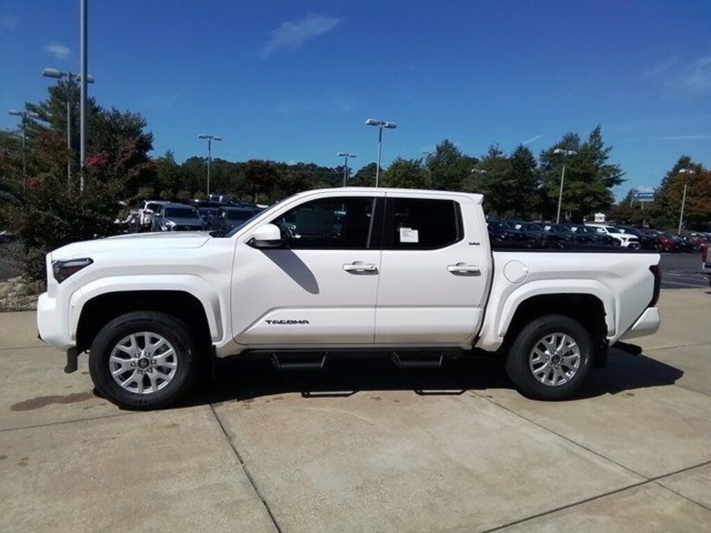 New 2024 Toyota Tacoma SR5 Truck Double Cab