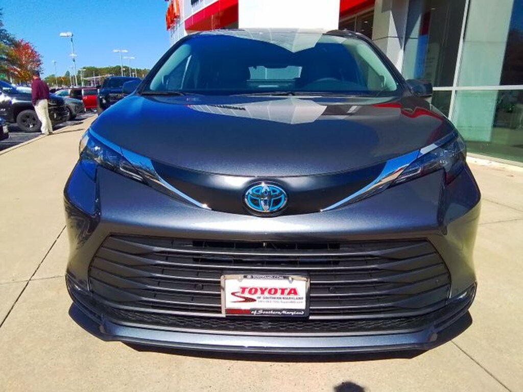 New 2025 Toyota Sienna XLE 7 Passenger Van Passenger Van