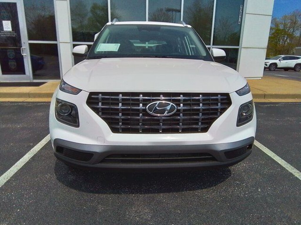 New 2025 Hyundai Venue SEL SUV