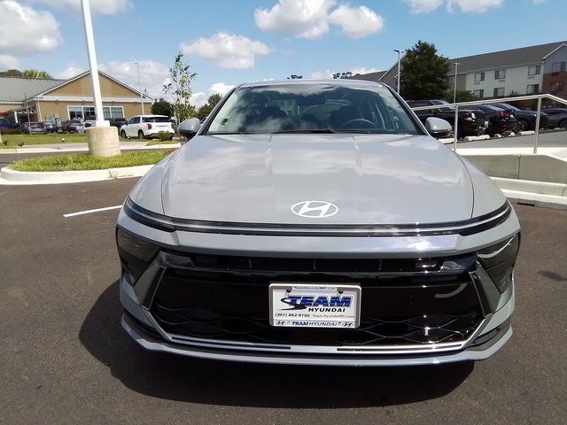 2025 Hyundai Sonata SE photo 2