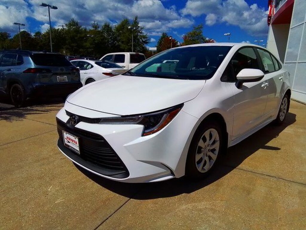 New 2025 Toyota Corolla LE Sedan