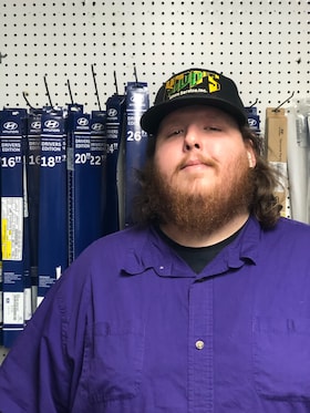 Staff member Aaron from ID_863eef