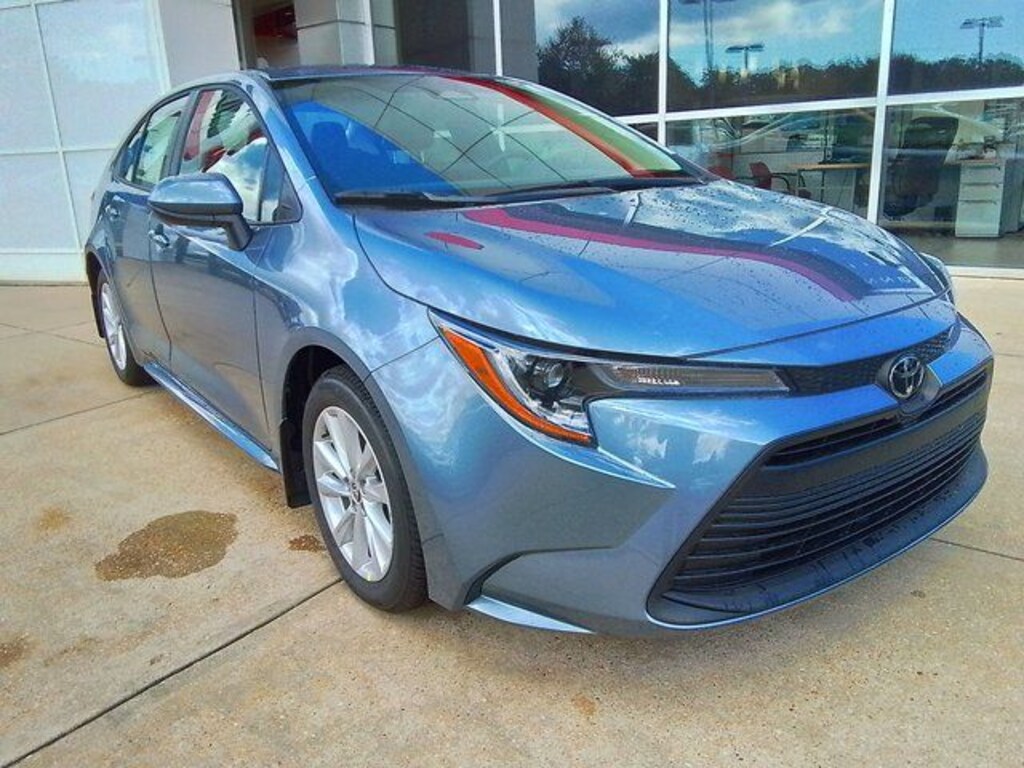 New 2025 Toyota Corolla LE Sedan