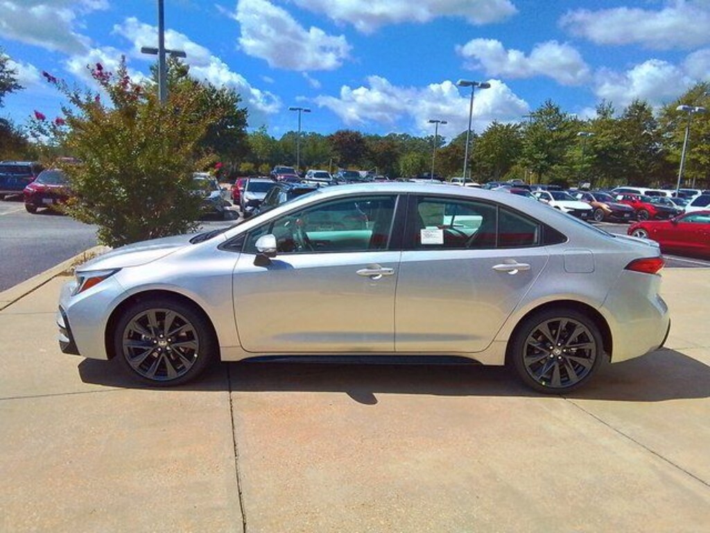 New 2025 Toyota Corolla SE Sedan
