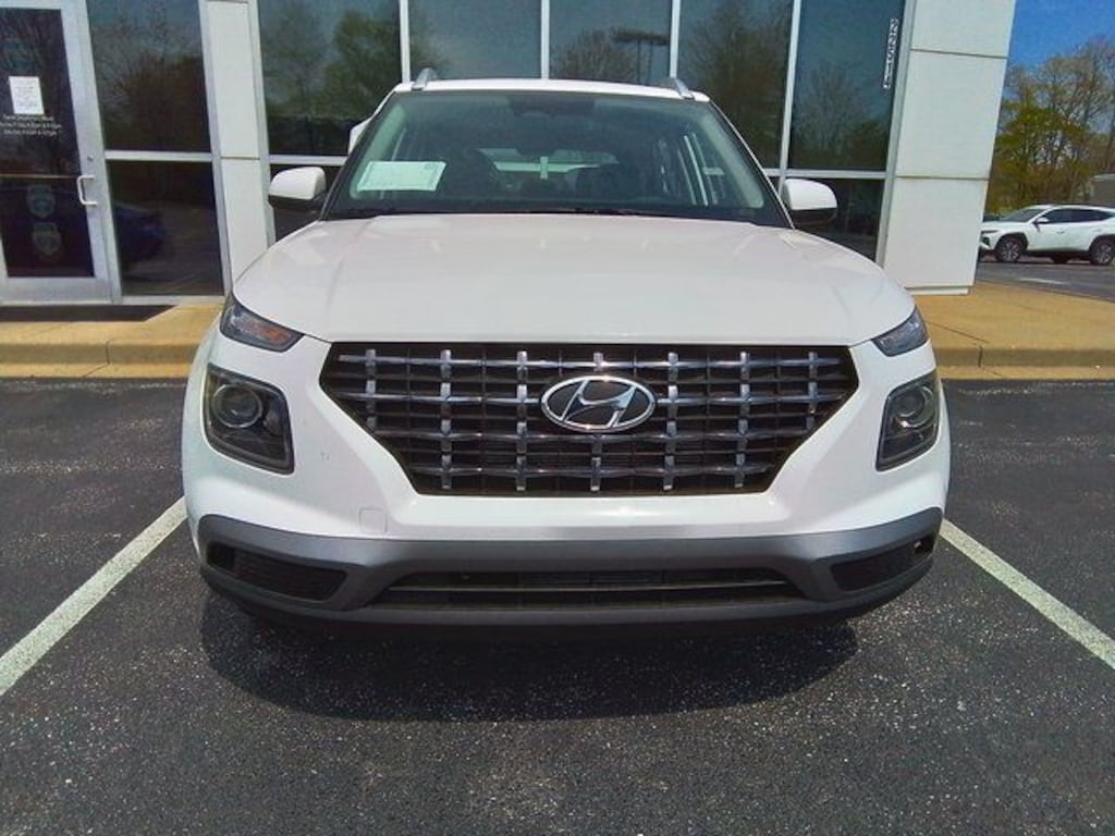 New 2025 Hyundai Venue SEL SUV