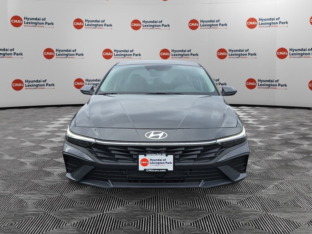 New 2025 Hyundai Elantra Hybrid Blue Sedan