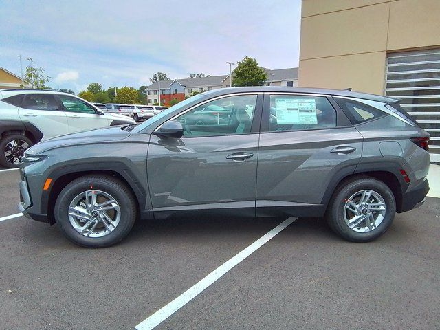 2025 Hyundai Tucson SE photo 4