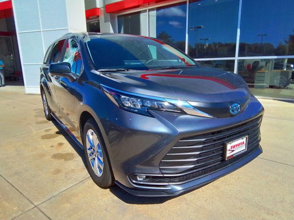 New 2025 Toyota Sienna XLE 7 Passenger Van Passenger Van