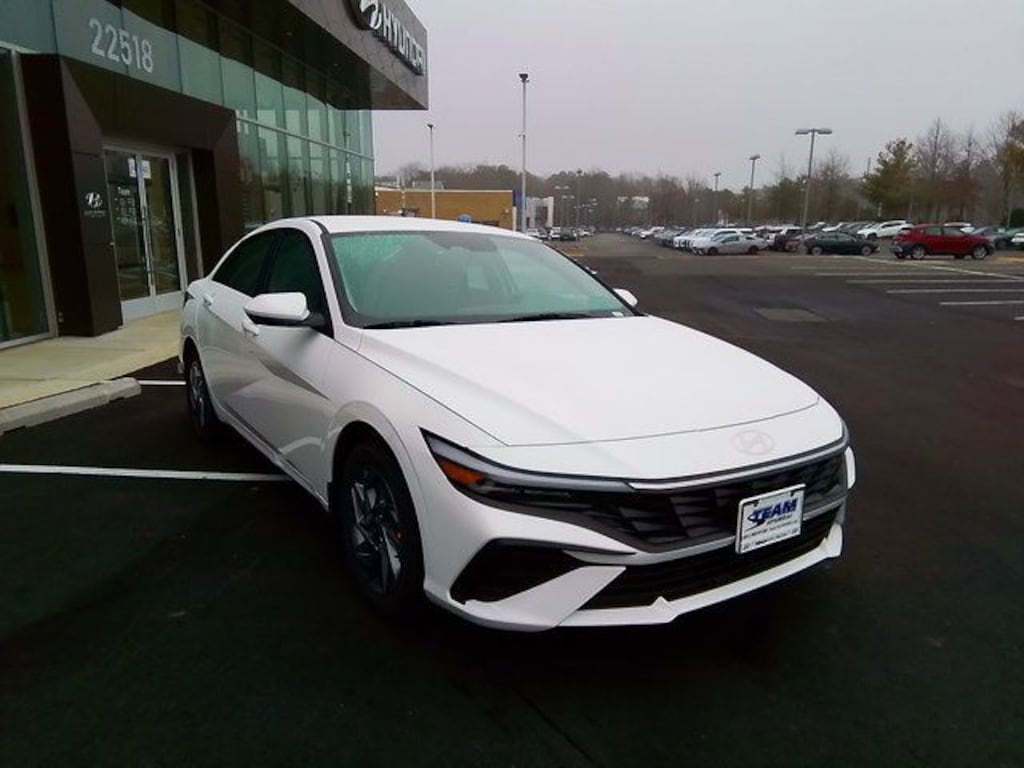 New 2025 Hyundai Elantra Hybrid Blue Sedan