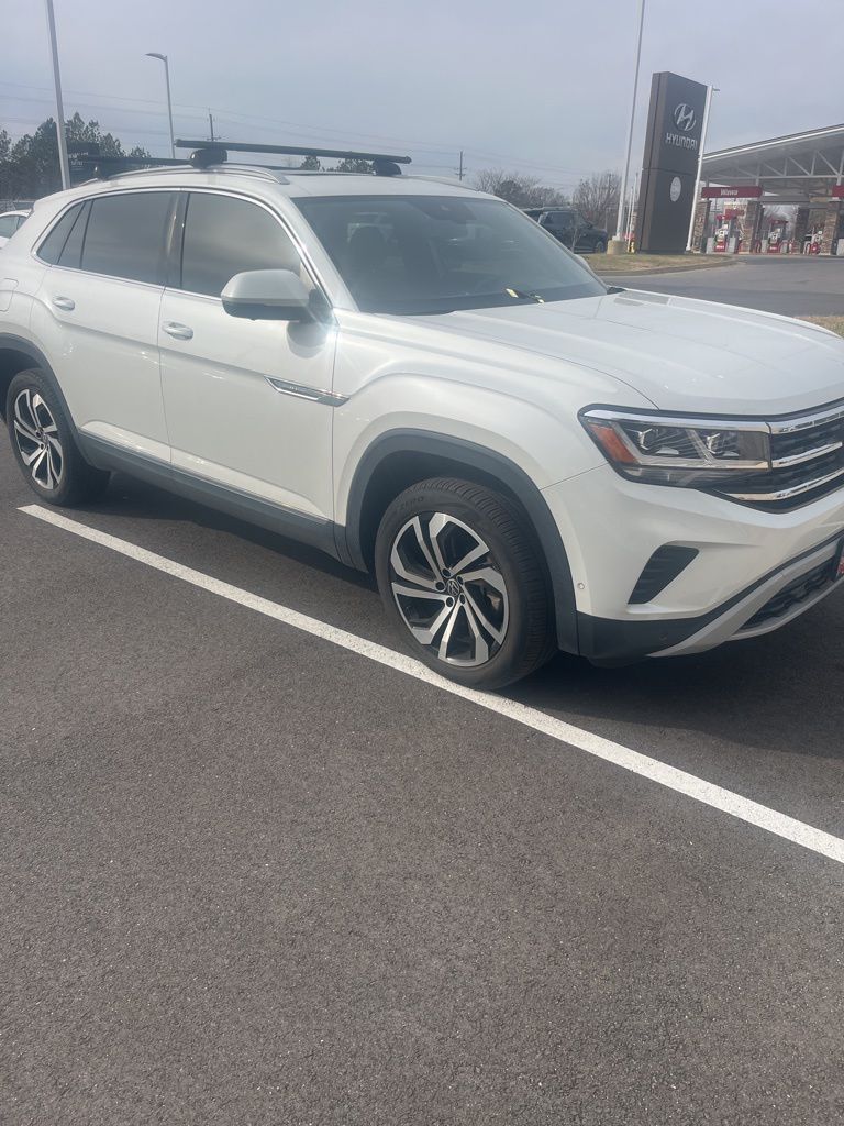 2021 Volkswagen Atlas Cross Sport SEL Premium's photo