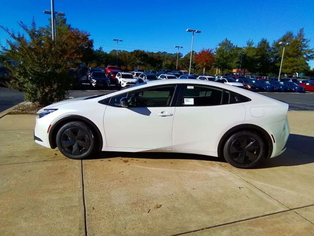 New 2026 Toyota Prius Plug-In Hybrid SE Hatchback