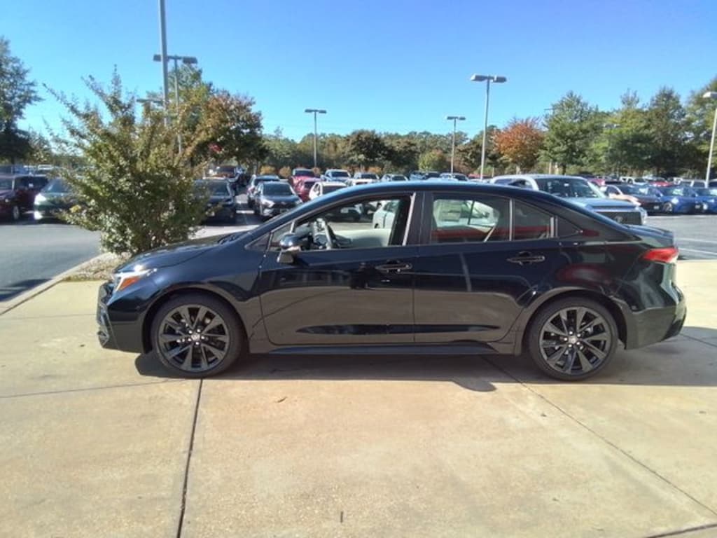 New 2025 Toyota Corolla Hybrid SE Sedan