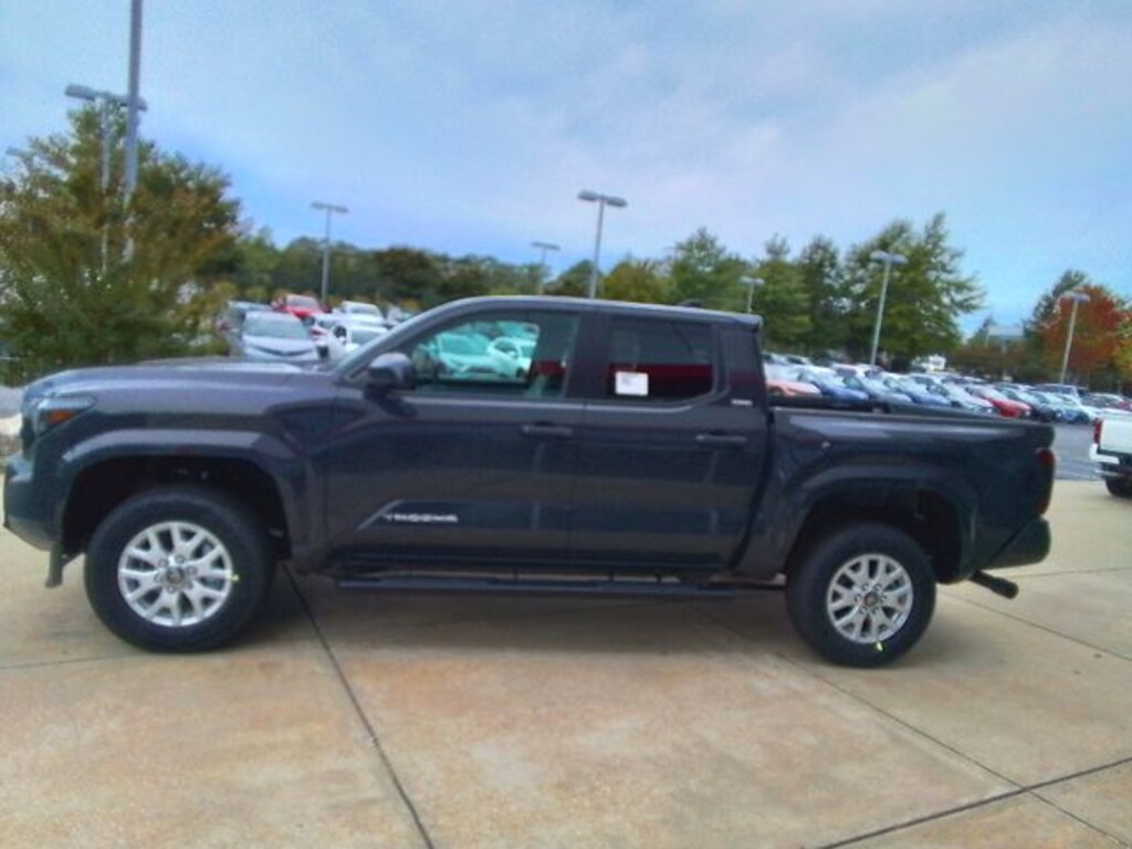 New 2025 Toyota Tacoma SR5 Truck Double Cab