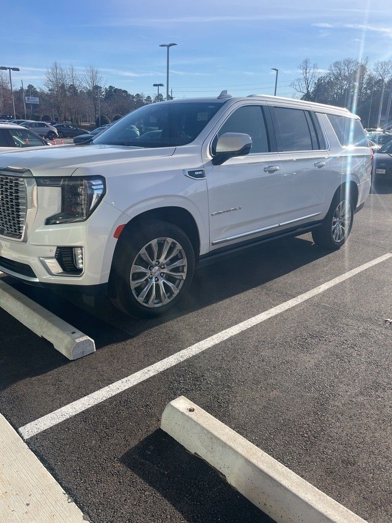 2021 GMC Yukon XL Denali's photo