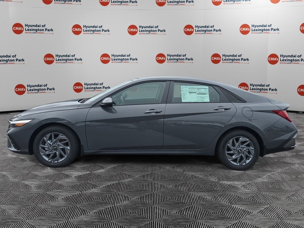 New 2025 Hyundai Elantra Hybrid Blue Sedan