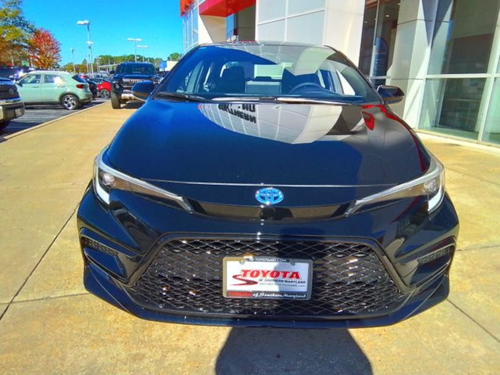 New 2025 Toyota Corolla Hybrid SE Sedan