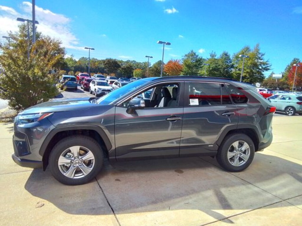 New 2025 Toyota RAV4 Hybrid XLE SUV