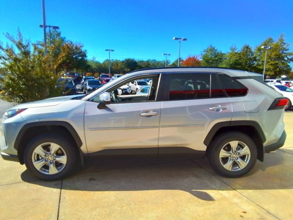 New 2025 Toyota RAV4 XLE SUV